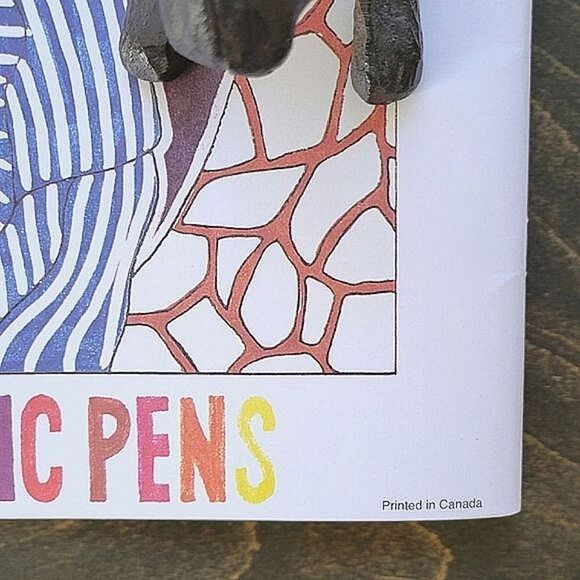 Deadstock '95 Magic Pens Animal Colouring Book - Picture 4 of 6